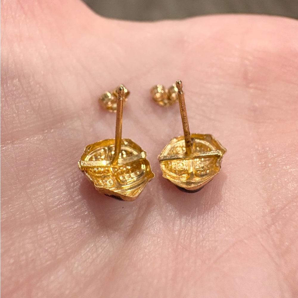 Ladybug Gold Earrings: 14K solid yellow gold red black enamel vintage - Picture 9 of 9